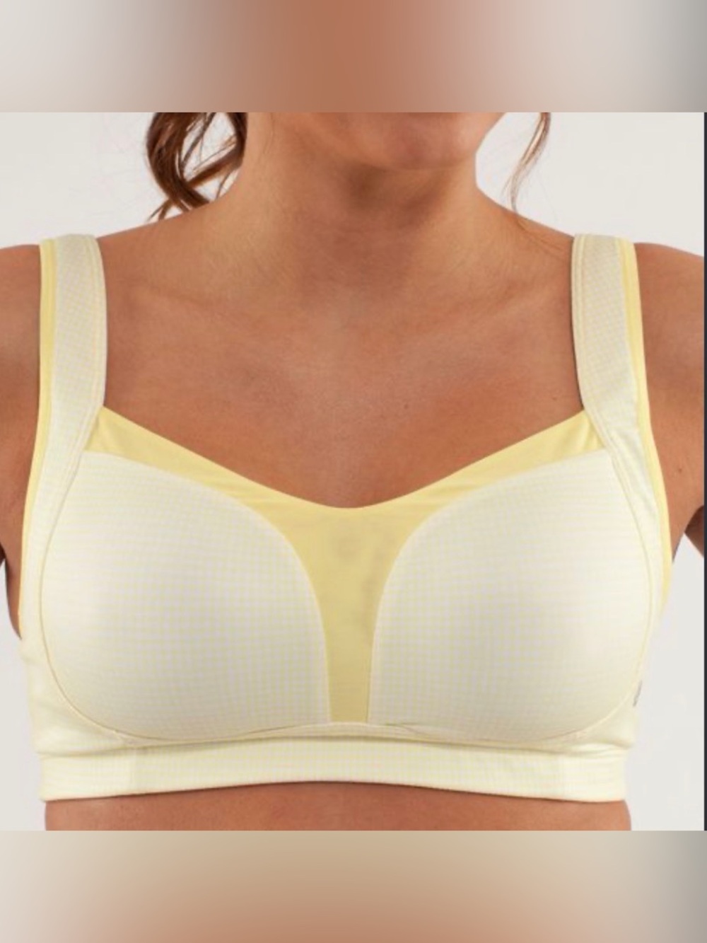 Lululemon Ta Ta Tamer II sports bra in a mellow lemon 32 DD